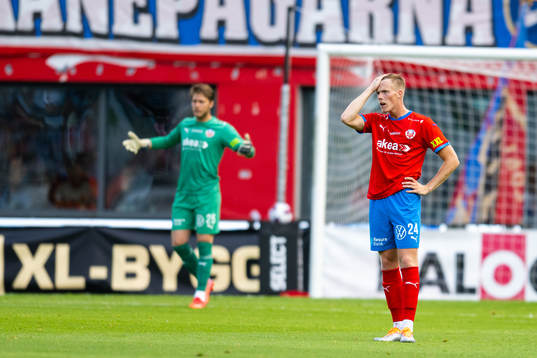 Helsingborgs Emil Hellman deppar