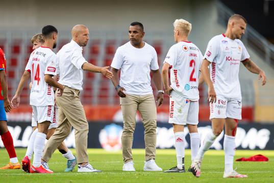 Helsingborgs tränare Mattias Lindström och tränare