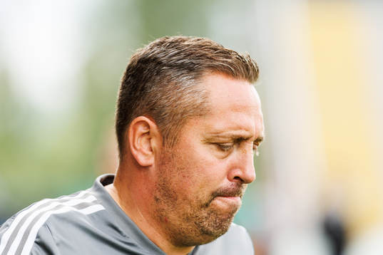 Östersunds tränare Magnus Powell deppar