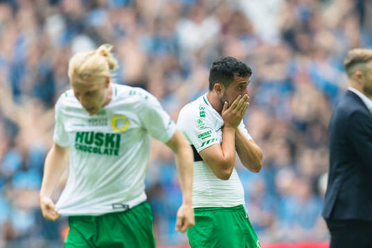 Hammarbys Astrit Selmani och Gustav Ludwigson deppar