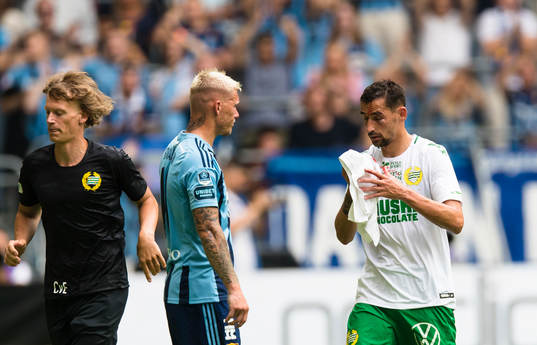Hammarbys Loret Sadiku blöder