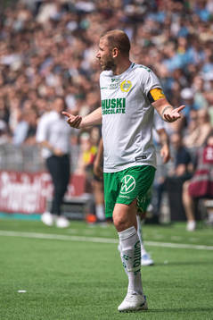 Hammarbys Darijan Bojanic reagerar