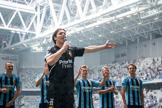 Djurgårdens målvakt Jacob Widell Zetterström jublar