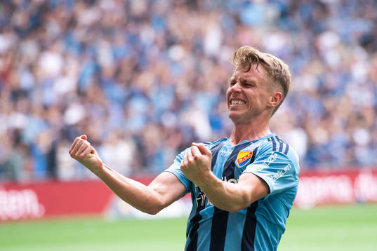Djurgårdens Rasmus Schüller jublar