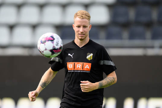 Häckens Samuel Gustafson innan fotbollsmatchen i