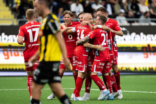Elfsborgs Simon Olsson jublar