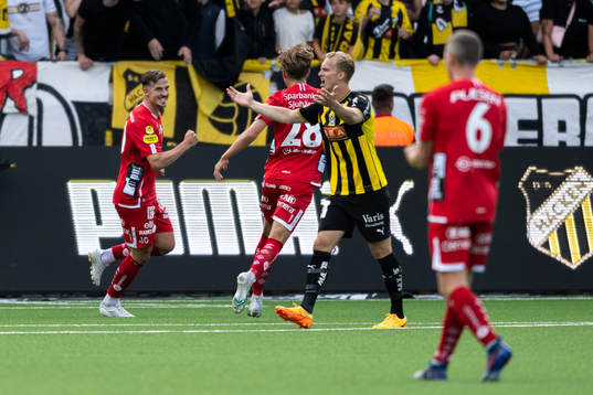 Elfsborgs Simon Olsson jublar