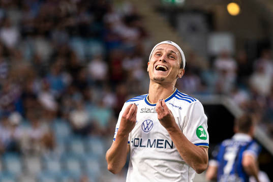 IFK Norrköpings Jonathan Levi reagerar