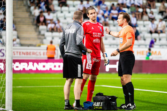 Sirius målvakt David Mitov Nilsson har ont