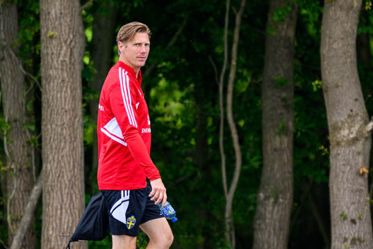 Rasmus Liljeblad, sports psychologist arrive for a training