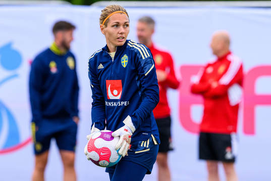 Goalkeeper Jennifer Falk