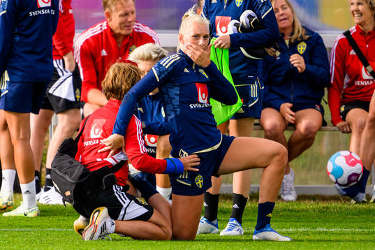 Stina Blackstenius gets treated by physio Annica Näsmark