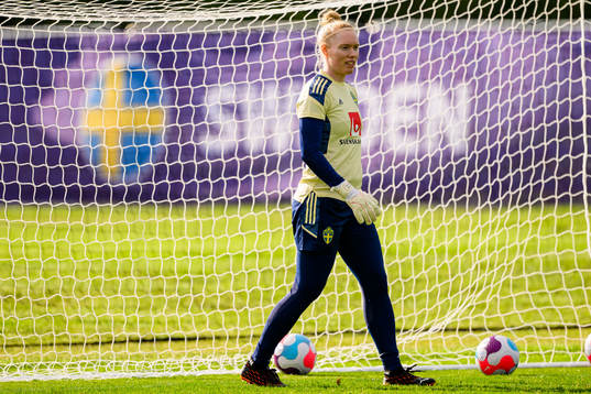 Goalkeeper Hedvig Lindahl