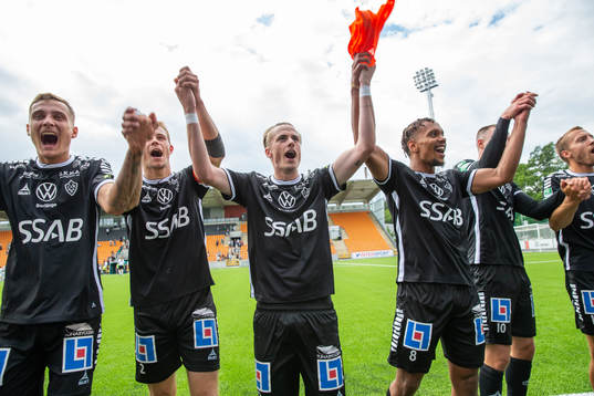 Brages spelare jublar