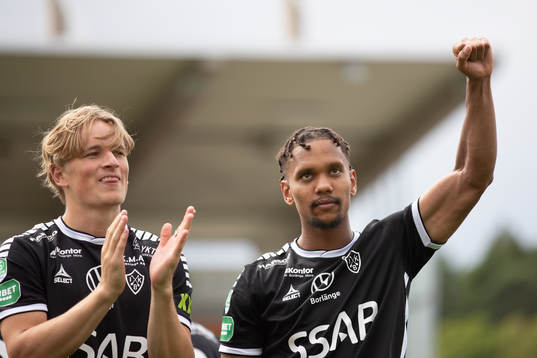 Brages Seth Hellberg jublar