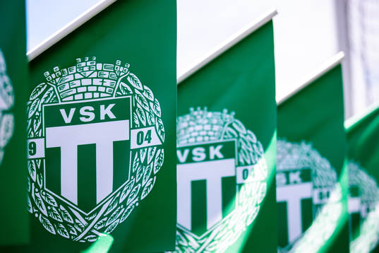 Flaggor med Västerås logga