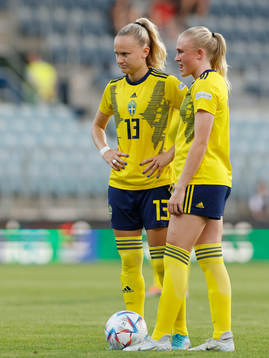 Matilda Vinberg and Emilia Bengtsson of Sweden