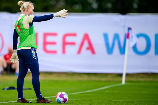 Goalkeeper Hedvig Lindahl