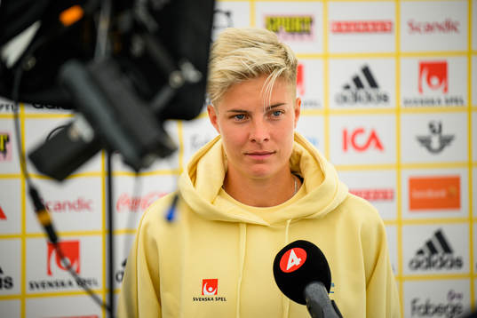 Lina Hurtig is interviewed by the media