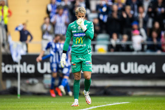 Degerfors målvakt Alfie Malik Whiteman deppar