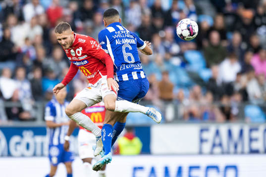 Degerfors Christos Gravius och IFK Göteborgs Amir Al-Ammari