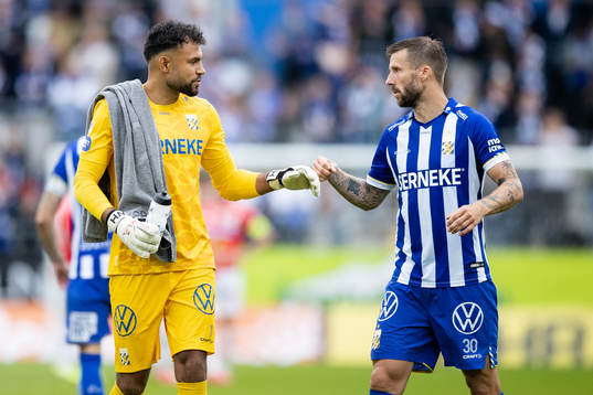 IFK Göteborgs målvakt Warner Hahn och Mattias Bjärsmyr
