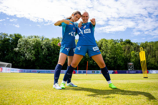 Tuva Hansen and Maria Thorisdottir of the Norwegian