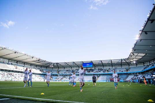 Players of Malmö FF warm up