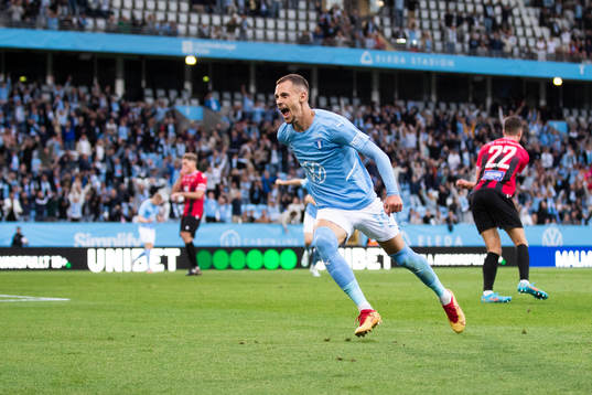 Veljko Birmancevic of Malmö FF celebrates