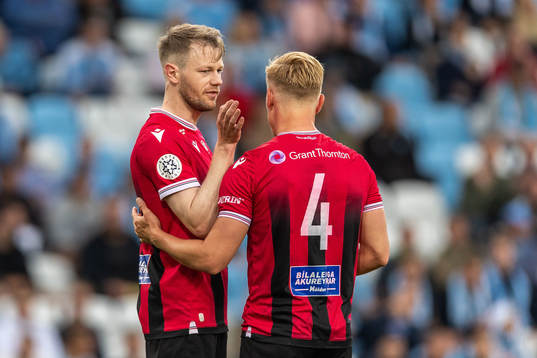 Halldor Smari Sigurdsson and Peter Oliver Ekroth of Vikingur