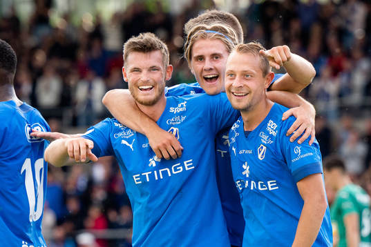 Halmstads Joel Allansson (h) jublar