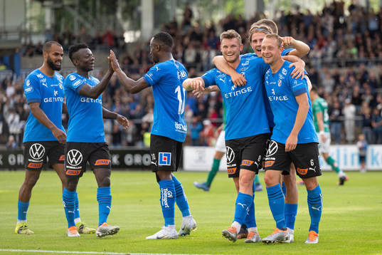 Halmstads spelare jublar
