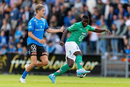 Halmstads Erik Ahlstrand och Jönköpings Youssouf Amouda