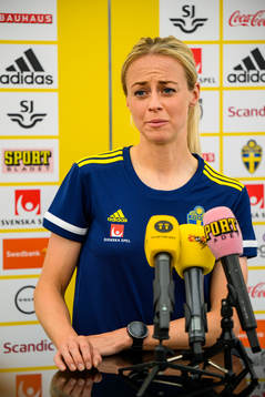 Amanda Ilestedt is interviewed by the media