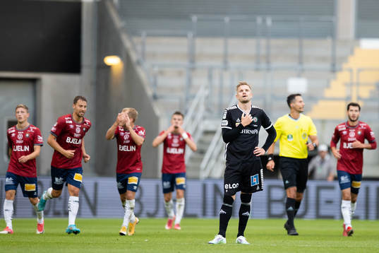 Örebros Erik Björndahl deppar