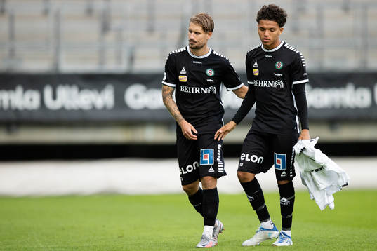 Örebros Daniel Björnquist och Malik Mokede  deppar