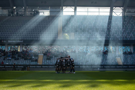 Örebro samlade innan fotbollsmatchen i Superettan mellan