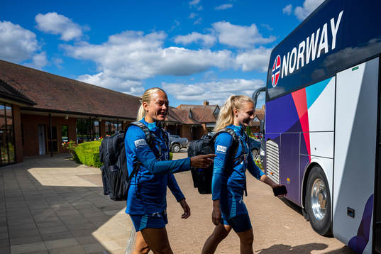 Guro Bergsvand and goalkeeper Sunniva Skoglund of the