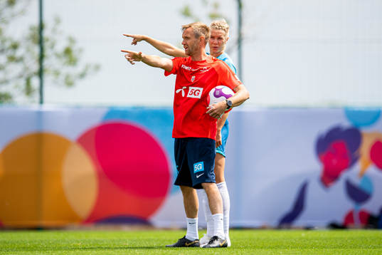 Martin Sjögren, head coach, and Ada Hegerberg of the