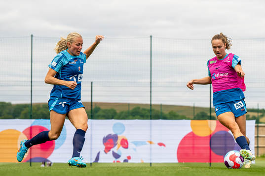 Guro Bergsvand and Caroline Graham Hansen of the Norwegian