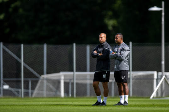 Tränare Mattias Lindström och tränare Alvaro Santos