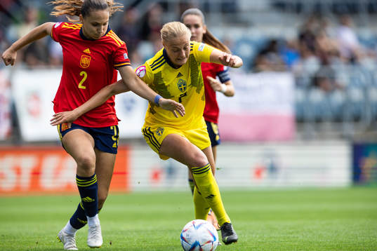 Martina Fernandez Vila of Spain and Elma Junttila Nelhage