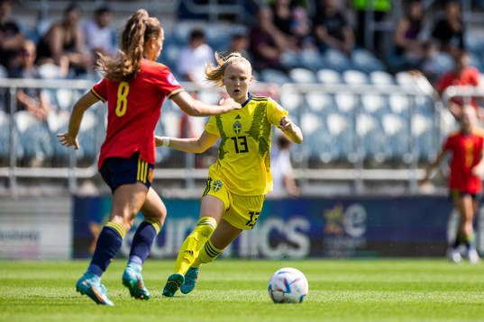 Silvia Lloris Nicolas of Spain and Matilda Vinberg of Sweden