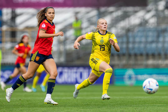 Matilda Nildén of Sweden and Martina Fernandez Vila of