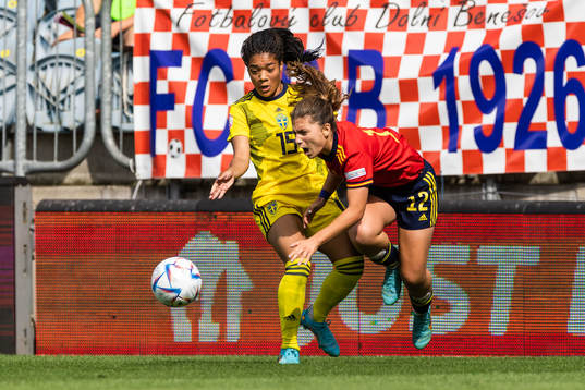 Evelina Duljan of Sweden and Esther Laborde of Spain