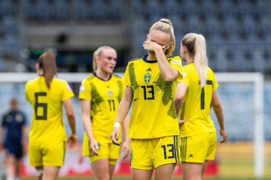 Matilda Vinberg looks dejected