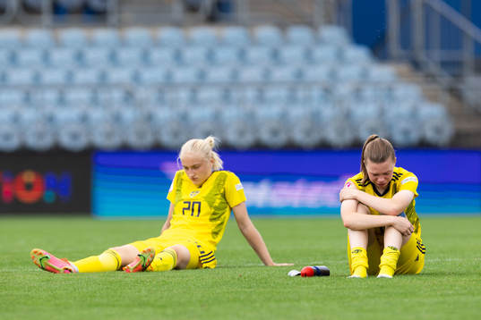 Wilma Leidhammar and Bea Sprung of Sweden looks dejected