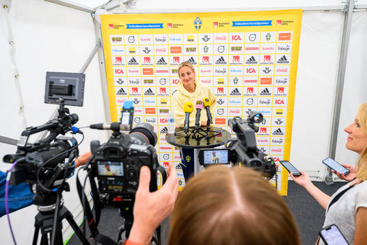 Nathalie Björn is interviewed by the media