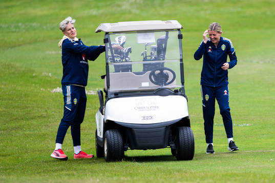 Lina Hurtig and Olivia Schough of Sweden tees off