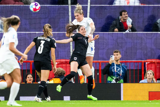Millie Bright of England and Sarah Zadrazil of Austria